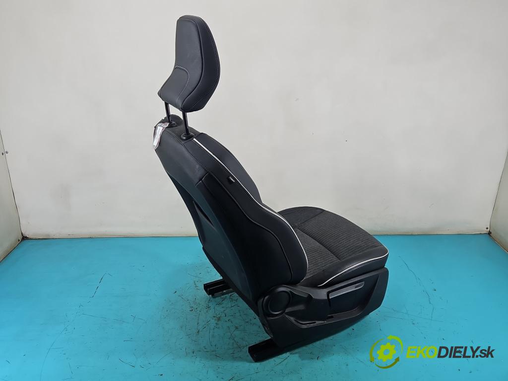 Renault Clio V 2019- 1.0 91 KM automatic 67 kW 999 cm3 5- Sedačka pravý  (Sedadlo)