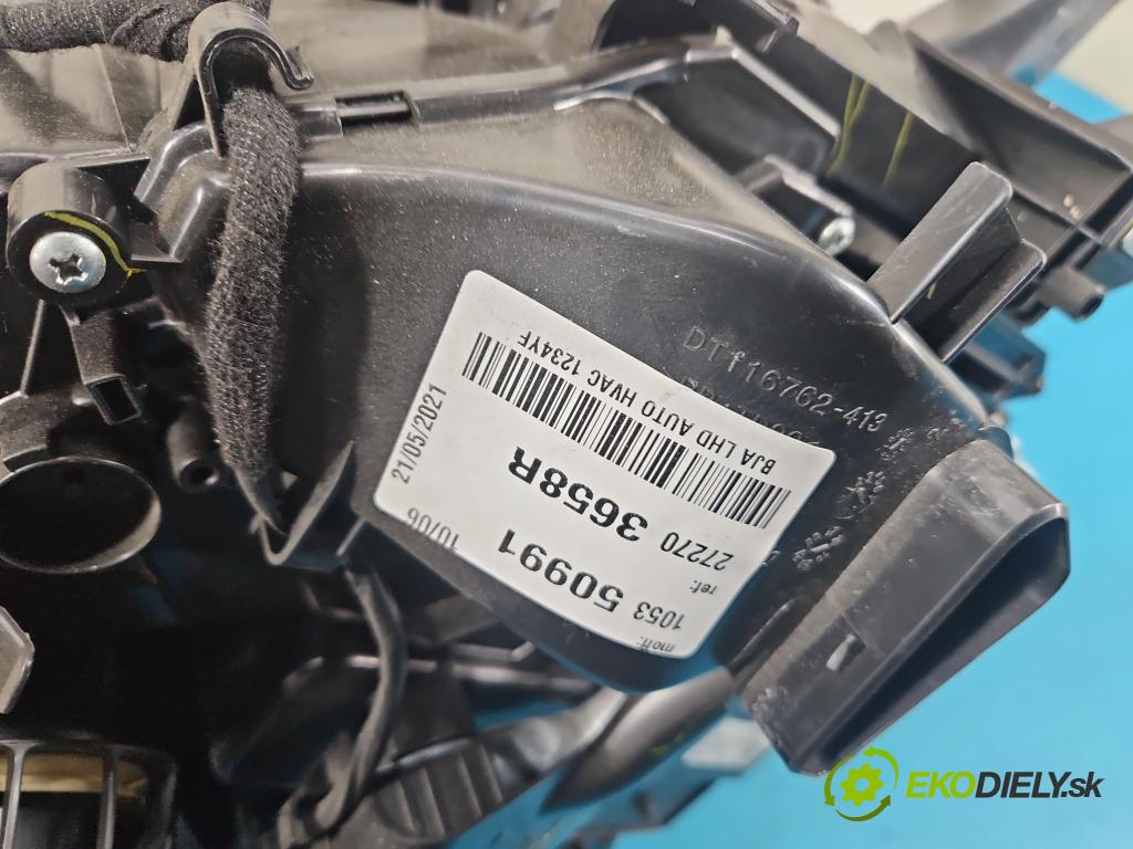 Renault Clio V 2019- 1.0 91 KM automatic 67 kW 999 cm3 5- radiator 272703658R (Radiátor kúrenia)