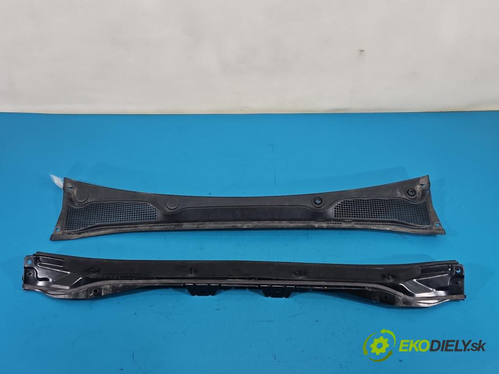 Renault Clio V 2019- 1.0 91KM automatic 67 kW 999 cm3 5- torpédo 668114189R (Plast pod čelním sklem)