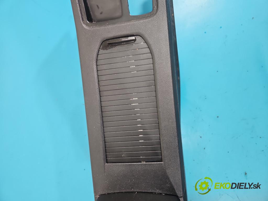 Renault Clio V 2019- 1.0 91 KM automatic 67 kW 999 cm3 5- operadlo 969158883R (Lakťová opierka)