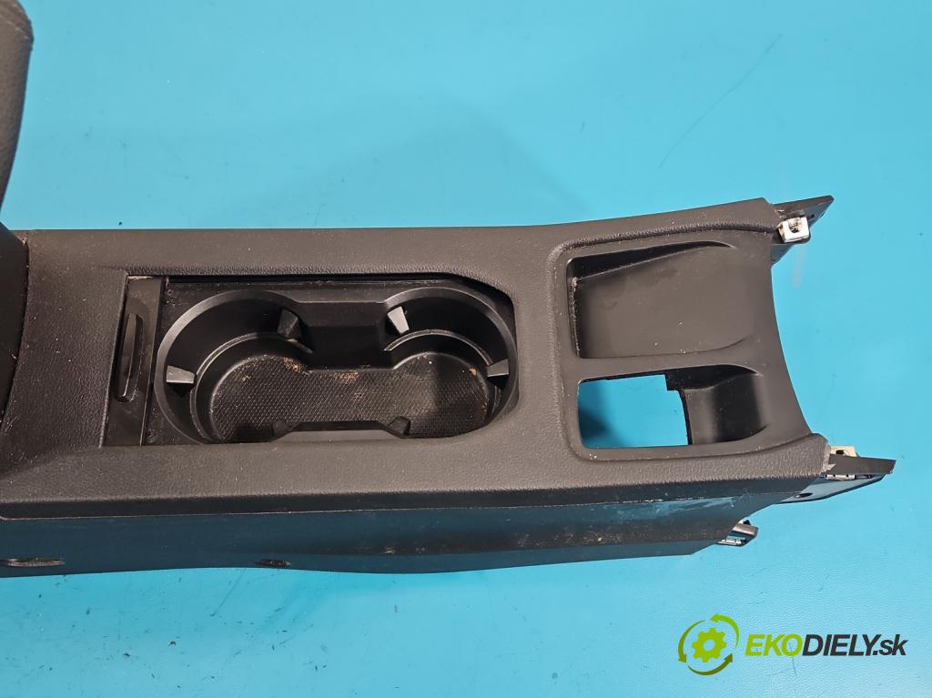 Renault Clio V 2019- 1.0 91 KM automatic 67 kW 999 cm3 5- operadlo 969158883R (Lakťová opierka)