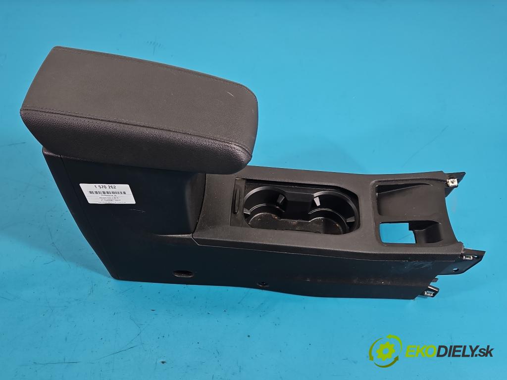 Renault Clio V 2019- 1.0 91KM automatic 67 kW 999 cm3 5- loketní opěrka 969158883R (Loketní opěrka)