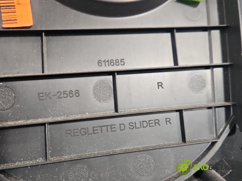 Renault Clio V 2019- 1.0 91KM automatic 67 kW 999 cm3 5- kryt plastová 769156576R