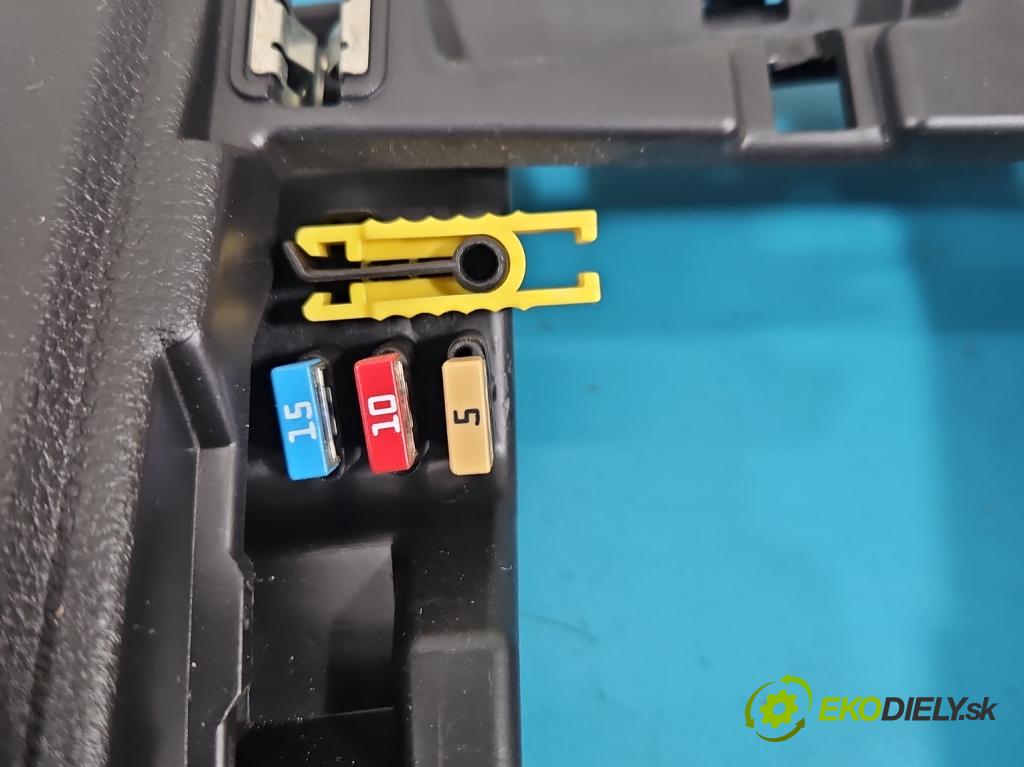 Renault Clio V 2019- 1.0 91KM automatic 67 kW 999 cm3 5- kryt plastová 2143240X