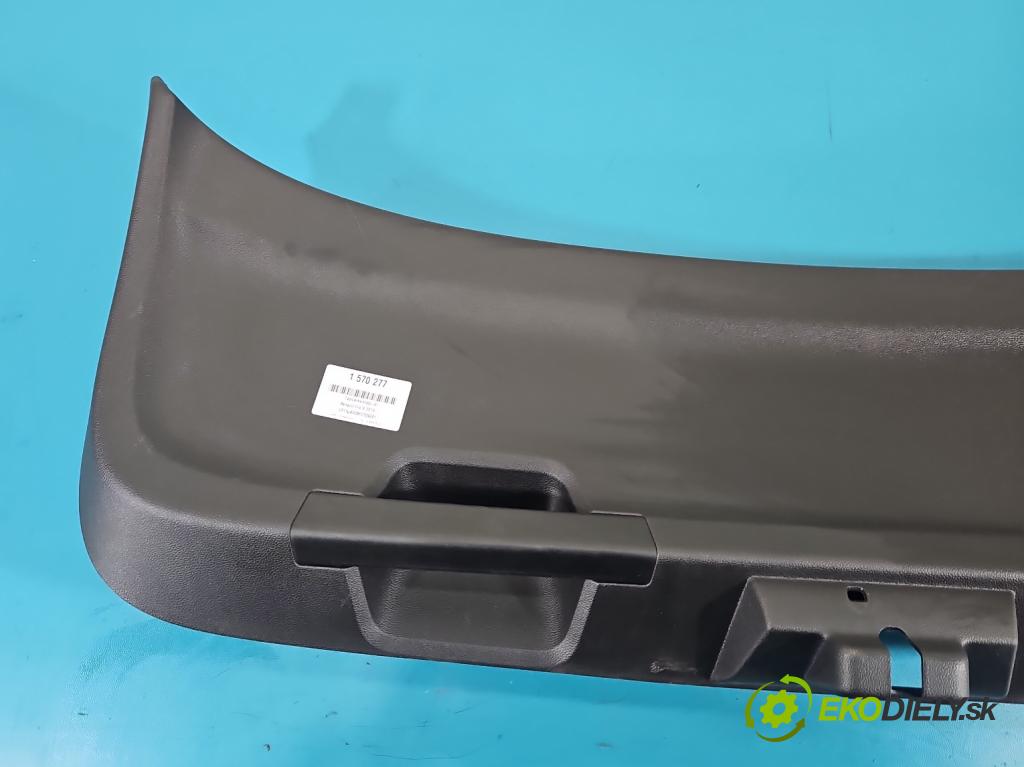 Renault Clio V 2019- 1.0 91 KM automatic 67 kW 999 cm3 5- Čalounictví: kufrové dvere S115468700