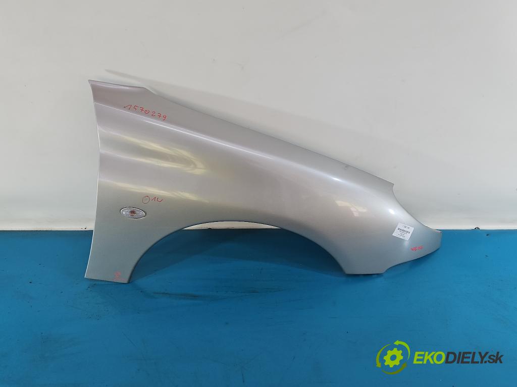 Peugeot 206 1.1 8V 60 hp manual 44.1 kW 1124 cm3 3- blatnik přední pravý  (Klika dveří ostatní)