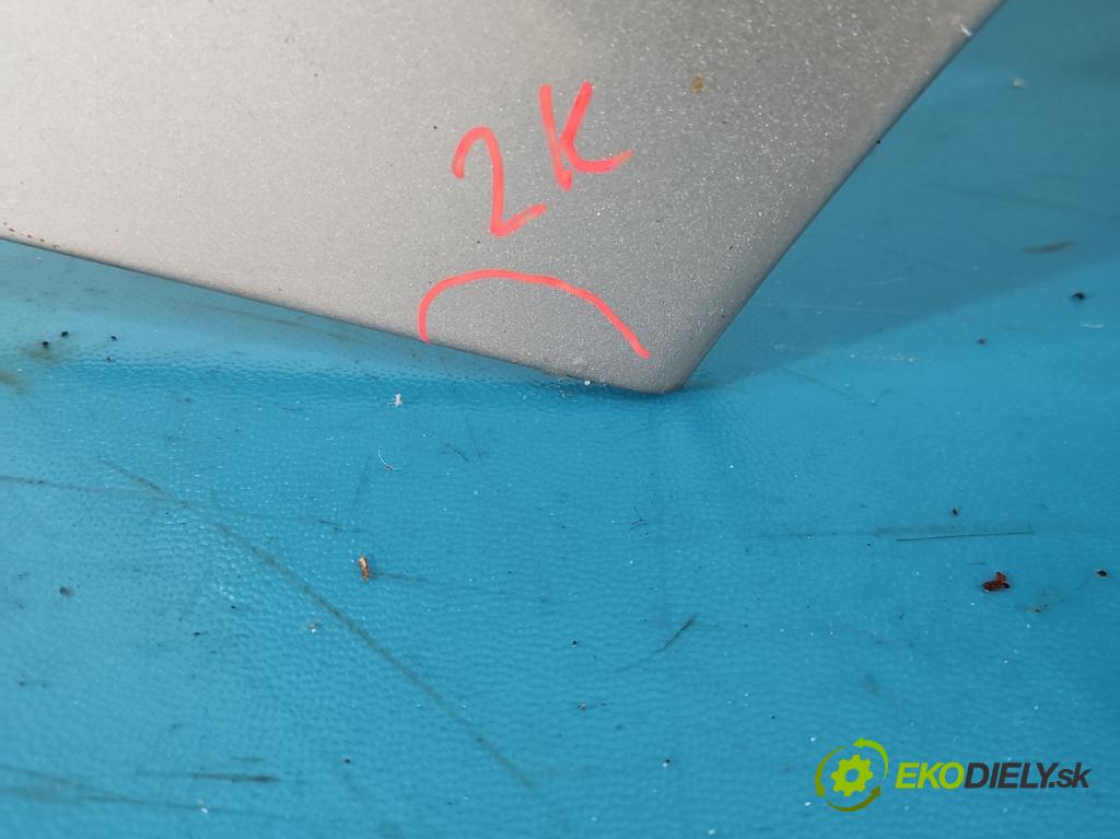 Peugeot 206 1.1 8V 60 hp manual 44.1 kW 1124 cm3 3- blatnik přední pravý  (Klika dveří ostatní)