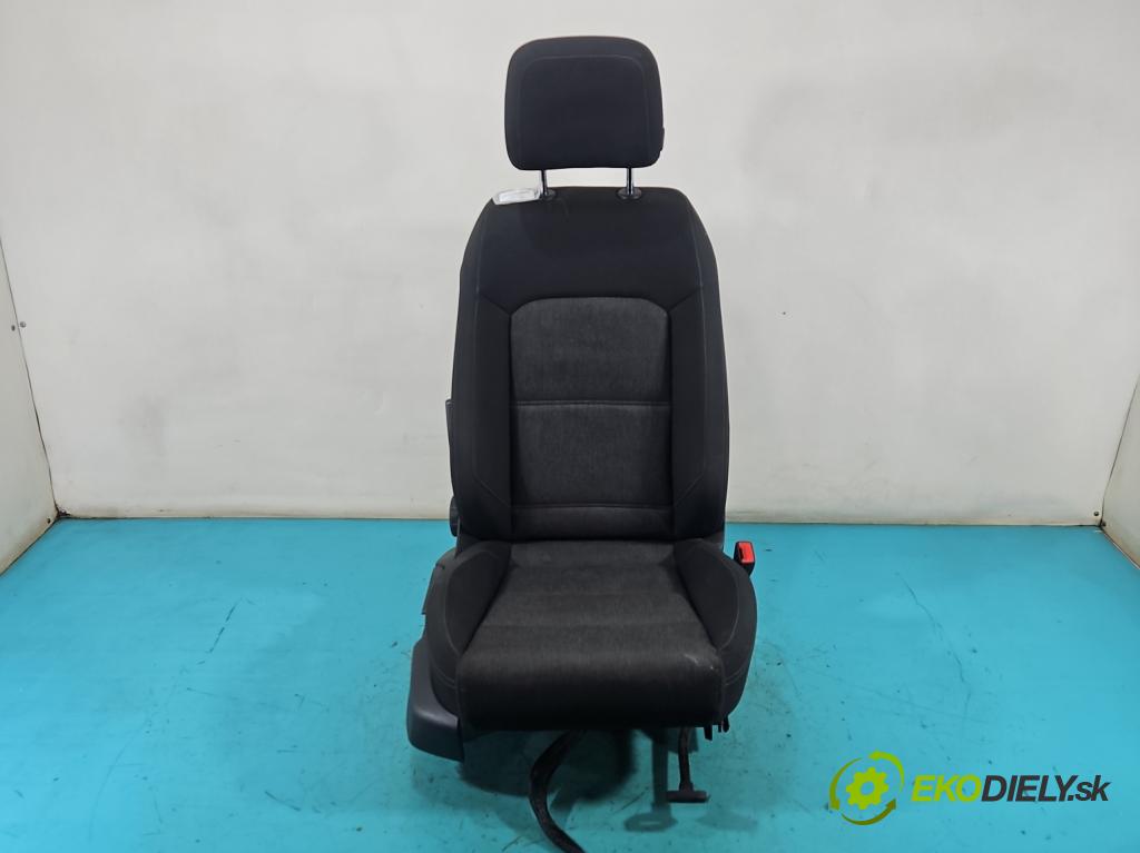 Vw Passat B8 2014 - 2.0 tdi 150 HP automatic 110 kW 1968 cm3 5- Sedačka pravý  (Sedadlo)