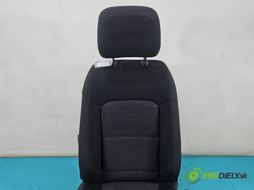 Vw Passat B8 2014 - 2.0 tdi 150 HP automatic 110 kW 1968 cm3 5- Sedačka pravý  (Sedadlo)