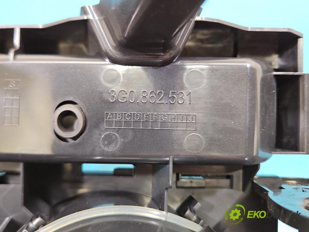 Vw Passat B8 2014 - 2.0 tdi 150 HP automatic 110 kW 1968 cm3 5- Rukojeť: na nápoje: 3G0862531C (Držiak (úchyt) na nápoje)