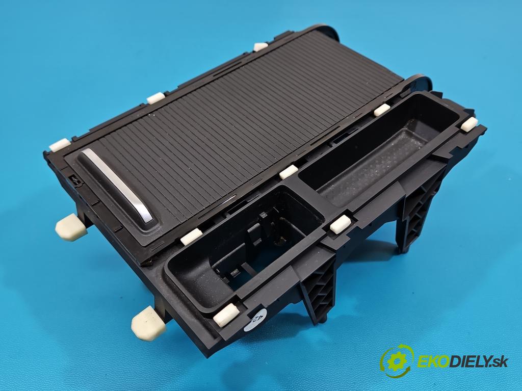 Vw Passat B8 2014 - 2.0 tdi 150 HP automatic 110 kW 1968 cm3 5- Rukojeť: na nápoje: 3G0862531C (Držiak (úchyt) na nápoje)