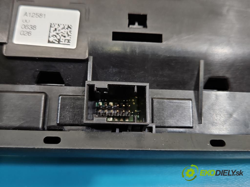 Citroen C3 III 2016-2024 1.2 12V 110 HP manual 81 kW 1199 cm3 5- Radio originál 9838155680