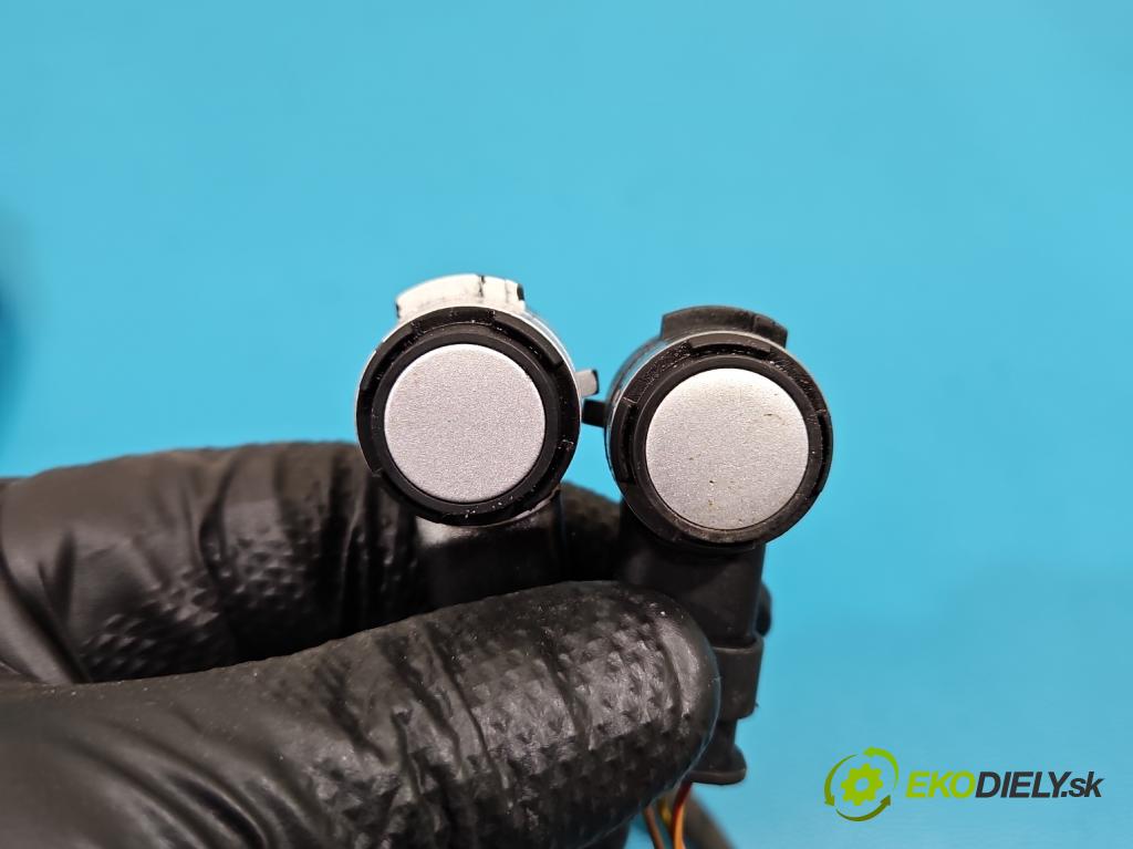 Vw Passat B8 2014 - 2.0 tdi 150 HP automatic 110 kW 1968 cm3 5- snímač parkovaní: 3G0971095G