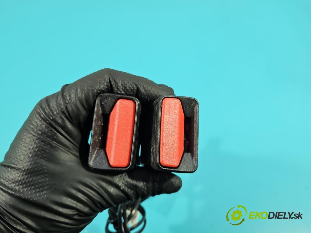 Citroen C3 III 2016-2024 1.2 12V 110 HP manual 81 kW 1199 cm3 5- pas bezpečnosť: zadné pravý