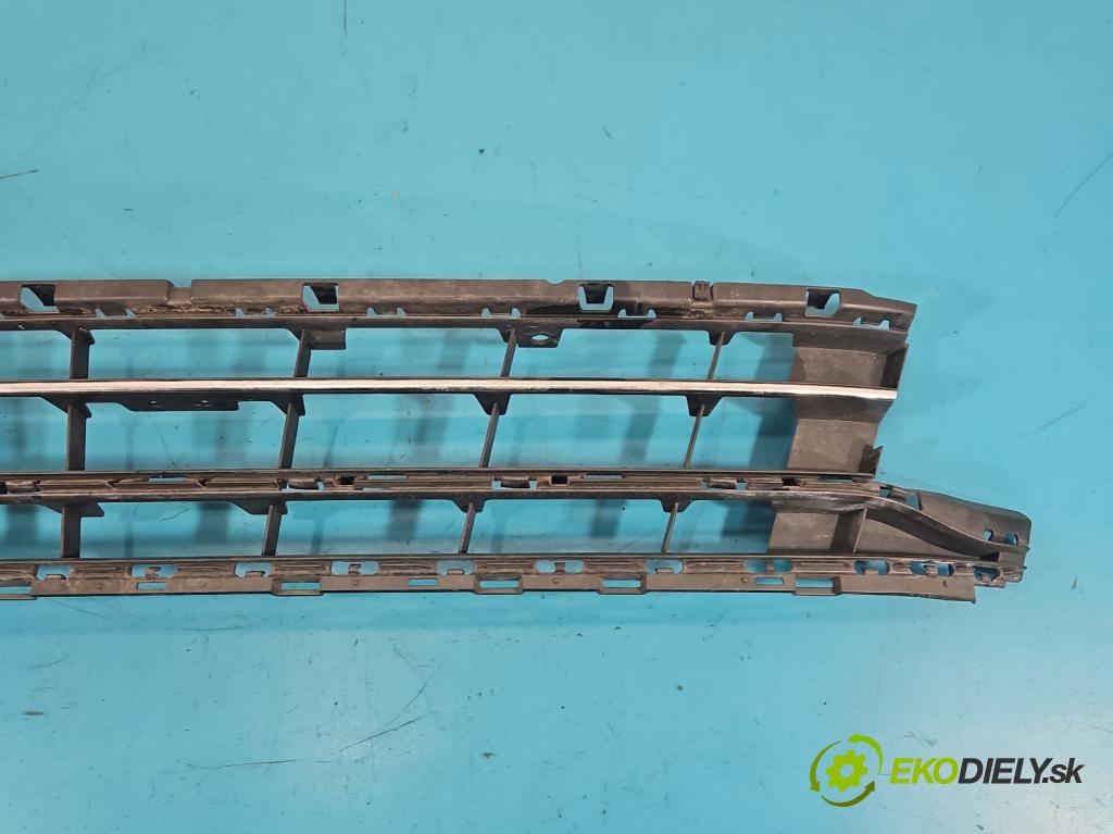 Vw Passat B8 2014 - 2.0 tdi 150 HP automatic 110 kW 1968 cm3 5- blenda mriežka: nárazník stredová 3G0853677A