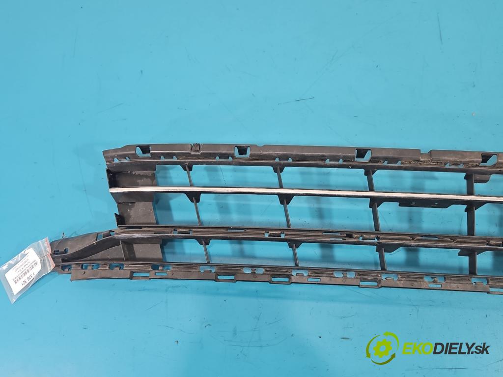 Vw Passat B8 2014 - 2.0 tdi 150 HP automatic 110 kW 1968 cm3 5- blenda mriežka: nárazník stredová 3G0853677A