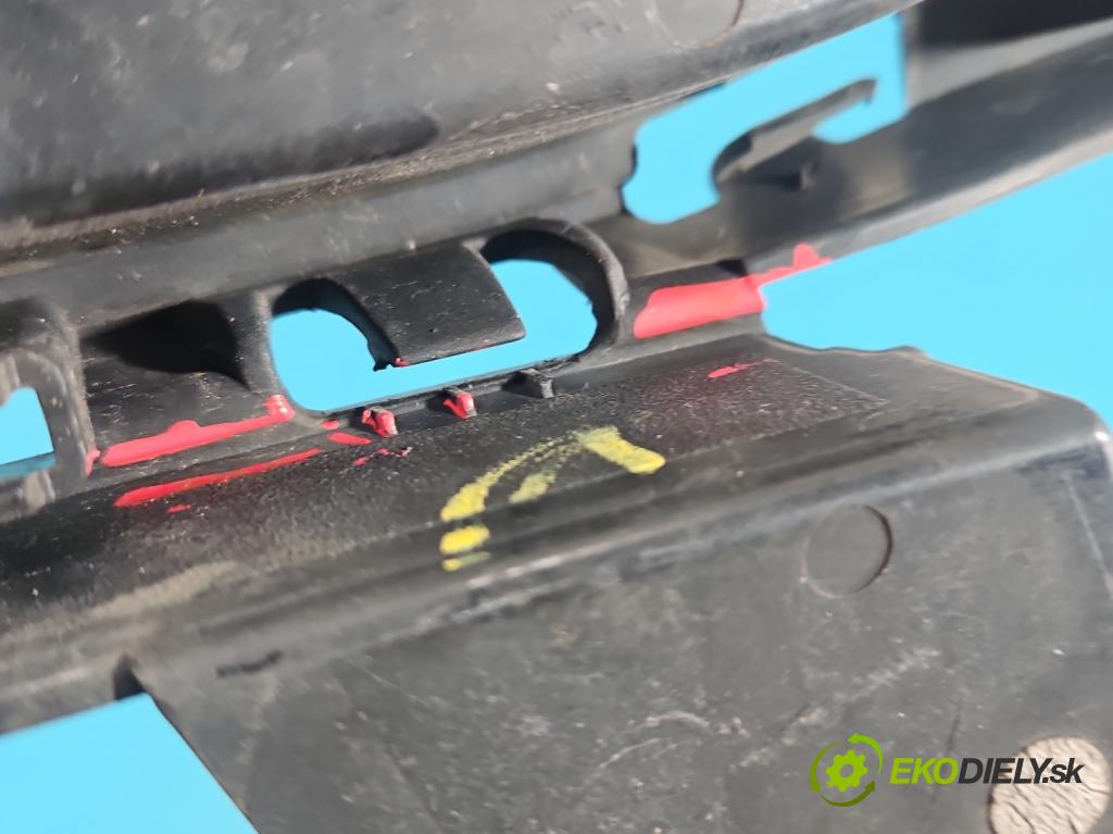 Vw Passat B8 2014 - 2.0 tdi 150 HP automatic 110 kW 1968 cm3 5- blenda mriežka: nárazník stredová 3G0853677A