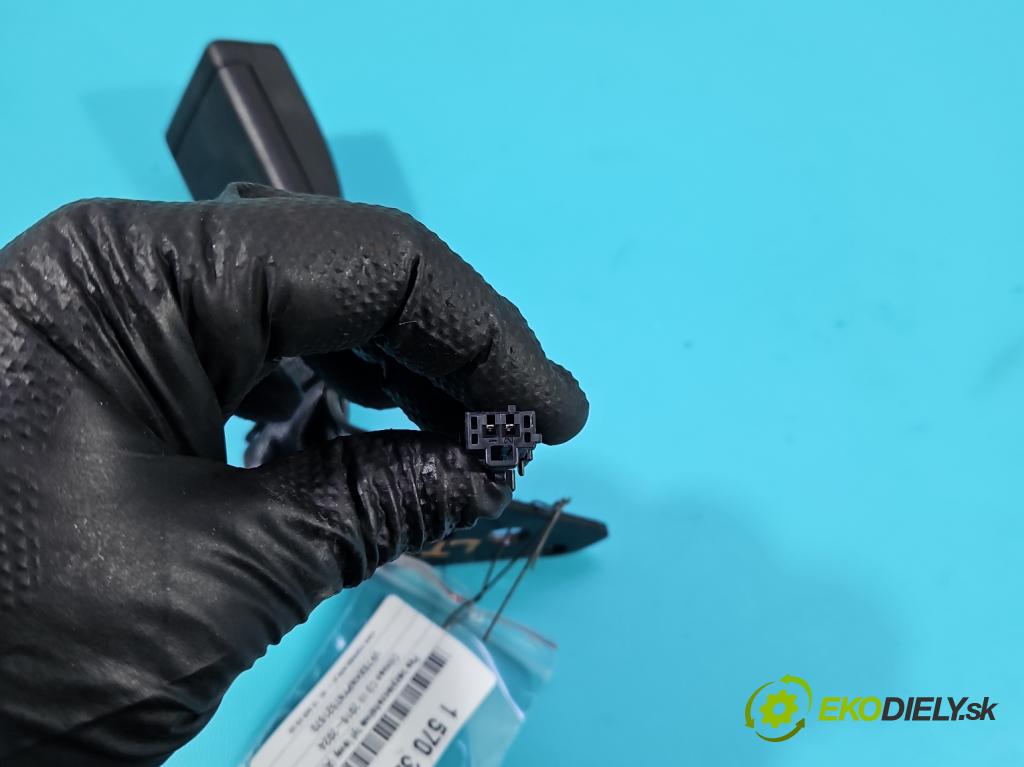 Citroen C3 III 2016-2024 1.2 12V 110 HP manual 81 kW 1199 cm3 5- pas bezpečnosť: zadné ľavý 6323680ETA