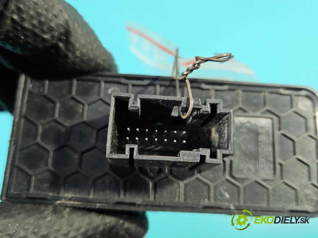 Citroen C3 III 2016-2024 1.2 12V 110 hp manual 81 kW 1199 cm3 5- Přepínač oken zpětných zrcátek 98148907ZD