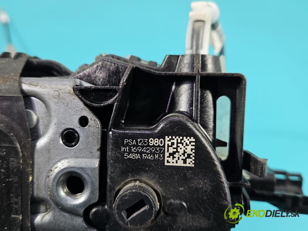 Citroen C3 III 2016-2024 1.2 12V 110 HP manual 81 kW 1199 cm3 5- zámok predné pravý 123980