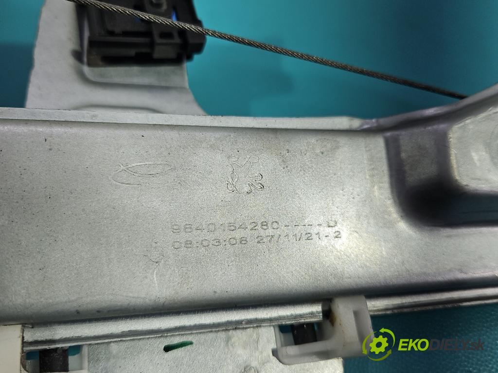 Citroen C3 III 2016-2024 1.2 12V 110 HP manual 81 kW 1199 cm3 5- mechanizmus okna predné pravý 9837841580