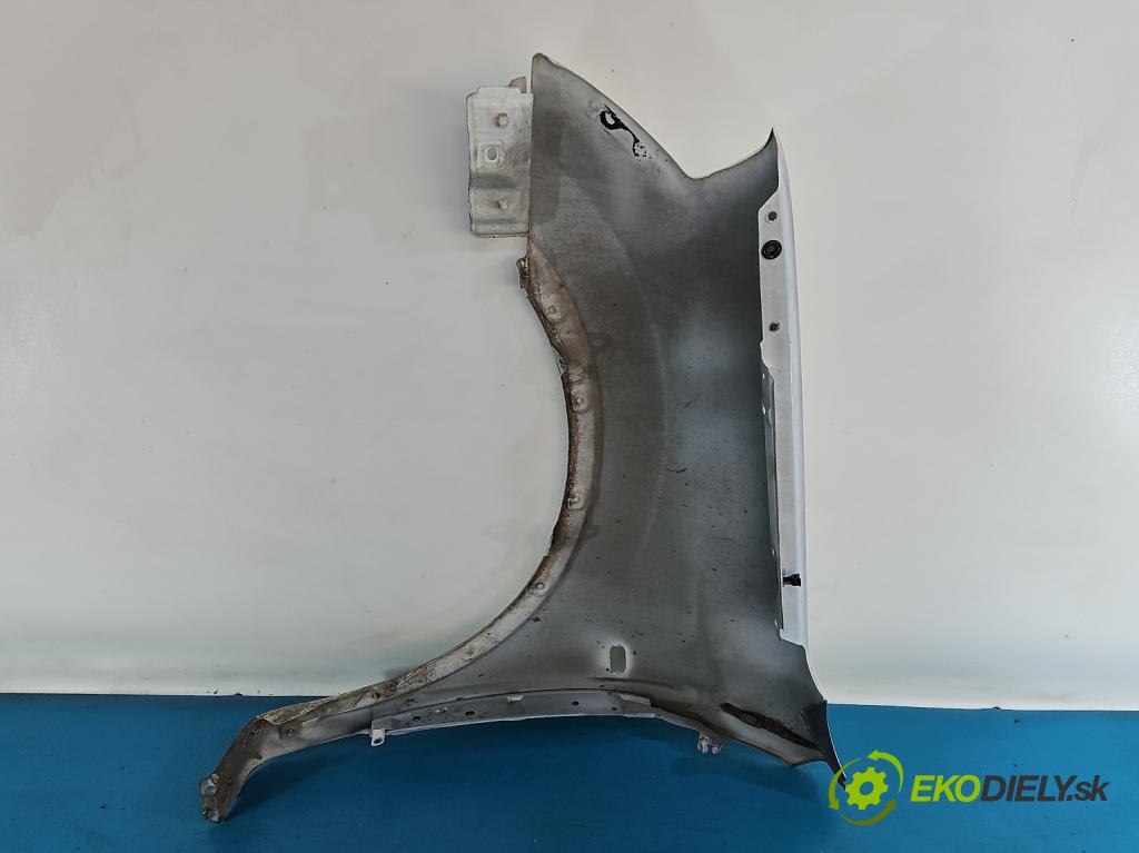 Nissan Qashqai I J10 2006-2013 2.0 dci 150 HP manual 110 kW 1995 cm3 5- blatník predné pravý  (Kľučka dverí ostatné)