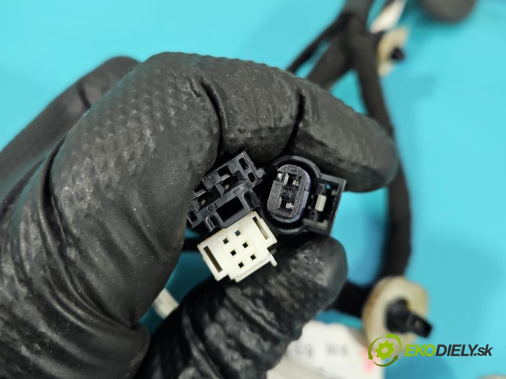 Citroen C3 III 2016-2024 1.2 12V 110 HP manual 81 kW 1199 cm3 5- Zväzok: dvere predné pravých 9825268480