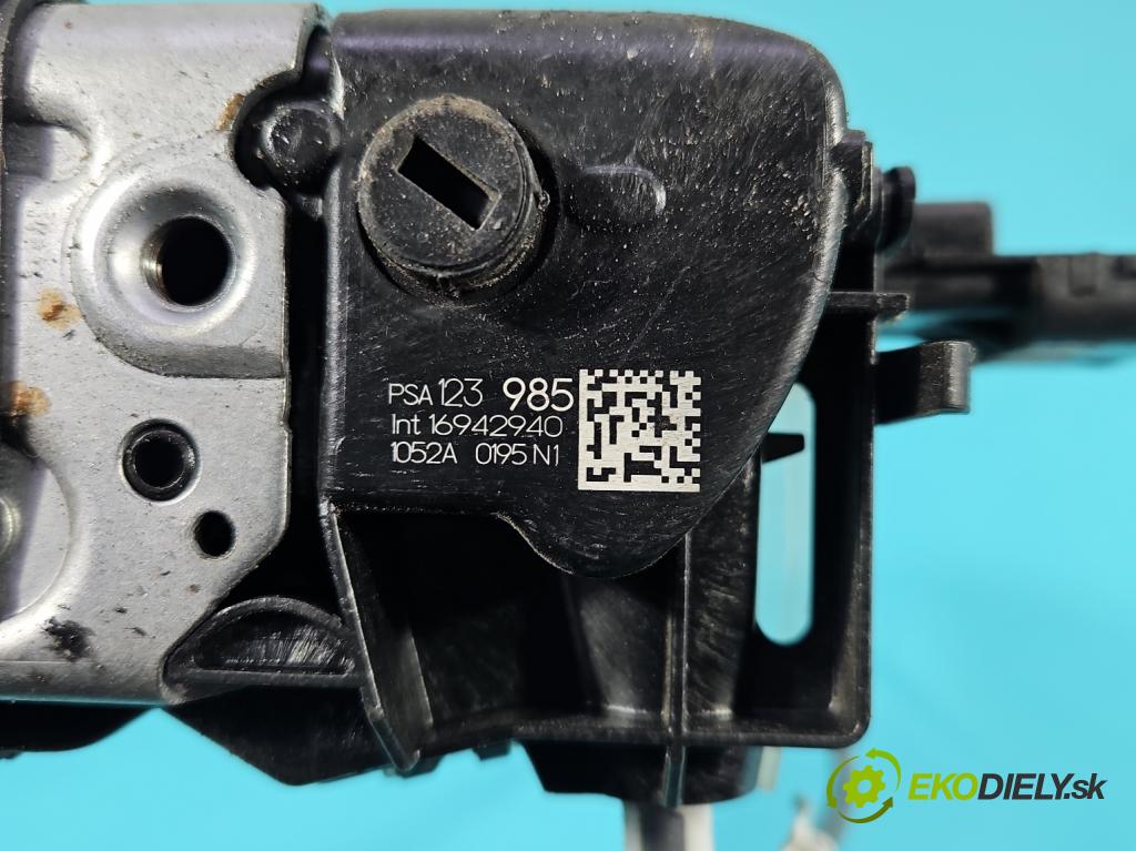 Citroen C3 III 2016-2024 1.2 12V 110 HP manual 81 kW 1199 cm3 5- zámok zadné ľavý 16942940