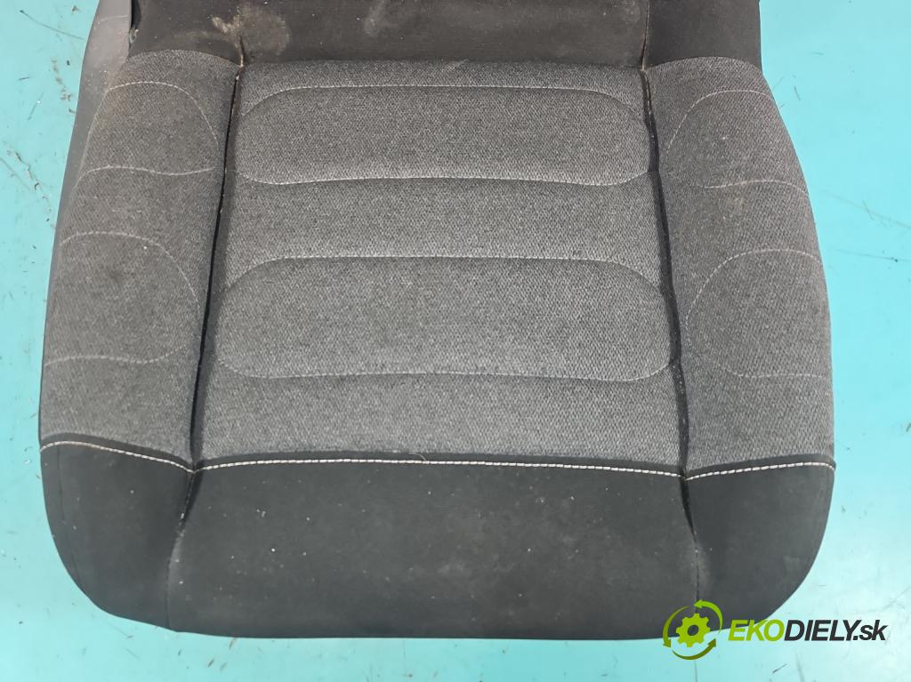 Citroen C3 III 2016-2024 1.2 12V 110 HP manual 81 kW 1199 cm3 5- Sedačka pravý  (Sedadlo)