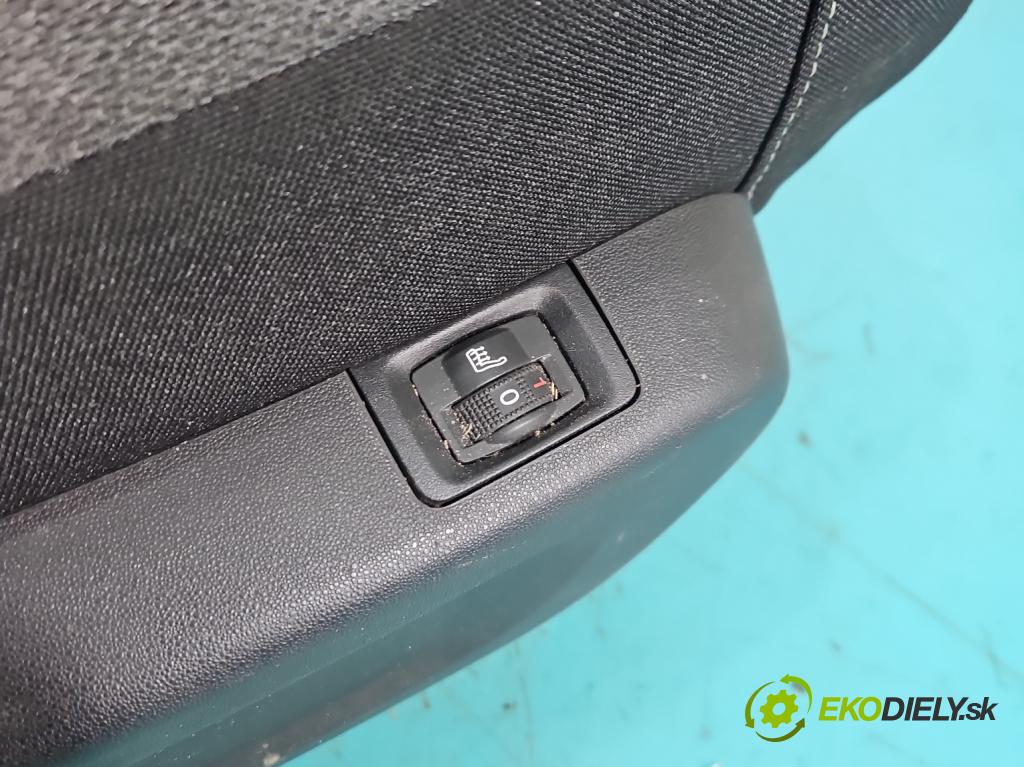 Citroen C3 III 2016-2024 1.2 12V 110 HP manual 81 kW 1199 cm3 5- Sedačka pravý  (Sedadlo)