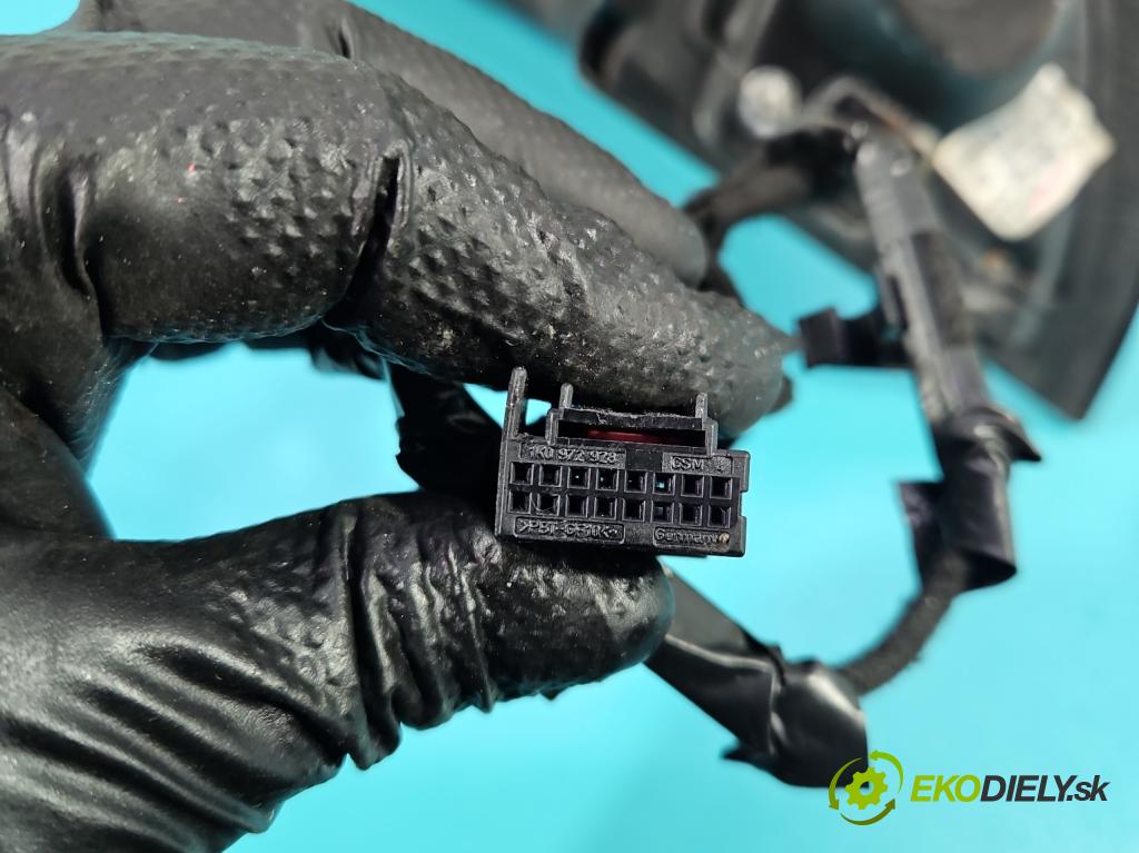 Vw Scirocco II 2008-2017 1.4 TSI 160 HP manual 118 kW 1390 cm3 3- zrkadlo ľavé 1K8857501BB (Kľučka dverí ostatné)