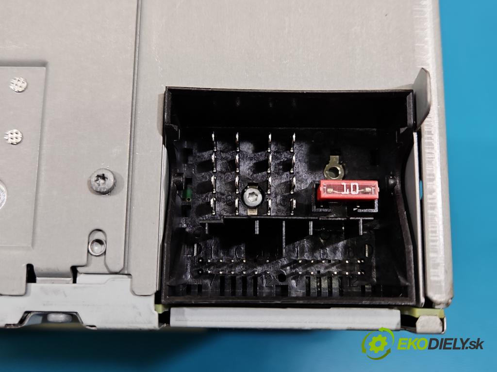 Vw Scirocco II 2008-2017 1.4 TSI 160 HP manual 118 kW 1390 cm3 3- Radio originál 3C8035195