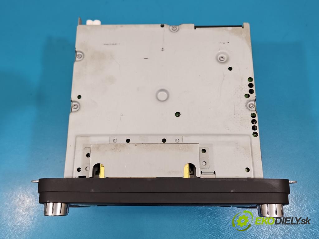 Vw Scirocco II 2008-2017 1.4 TSI 160 HP manual 118 kW 1390 cm3 3- Radio originál 3C8035195