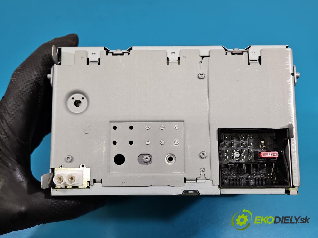 Vw Scirocco II 2008-2017 1.4 TSI 160 HP manual 118 kW 1390 cm3 3- Radio originál 3C8035195