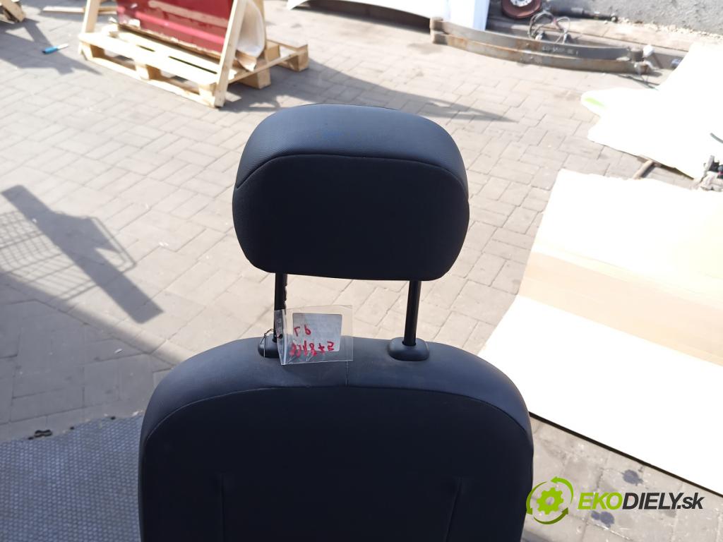 Citroen Berlingo II 2008-2018 1.6 hdi 90 HP manual 66 kW 1560 cm3 5- Sedačka ľavý  (Sedadlo)