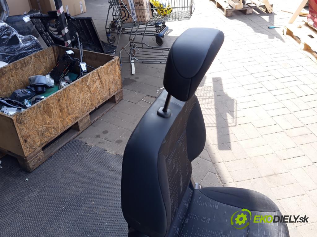 Citroen Berlingo II 2008-2018 1.6 hdi 90 hp manual 66 kW 1560 cm3 5- Sedadlo levý  (Sedadlo)