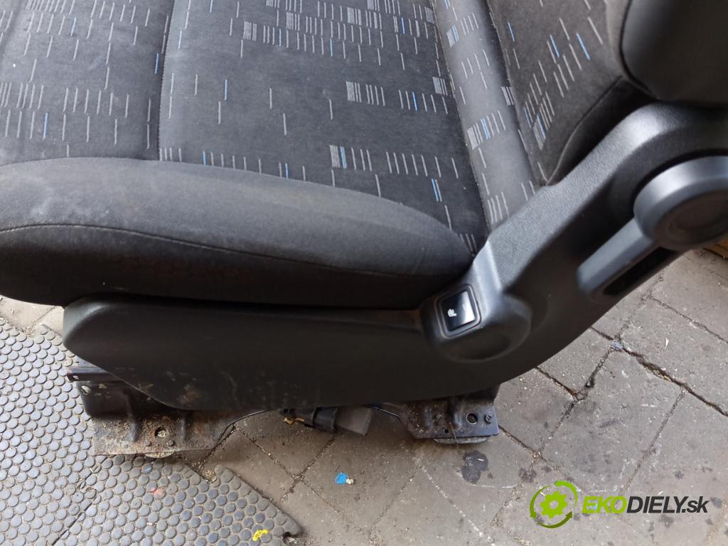 Citroen Berlingo II 2008-2018 1.6 hdi 90 hp manual 66 kW 1560 cm3 5- Sedadlo levý  (Sedadlo)