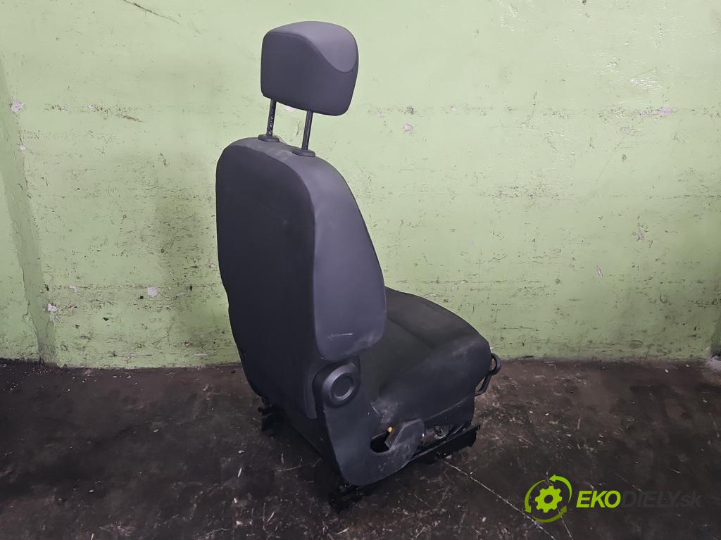 Citroen Berlingo II 2008-2018 1.6 hdi 90 hp manual 66 kW 1560 cm3 5- Sedadlo levý  (Sedadlo)