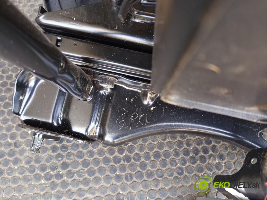 Citroen Berlingo II 2008-2018 1.6 hdi 90 hp manual 66 kW 1560 cm3 5- Sedadlo levý  (Sedadlo)