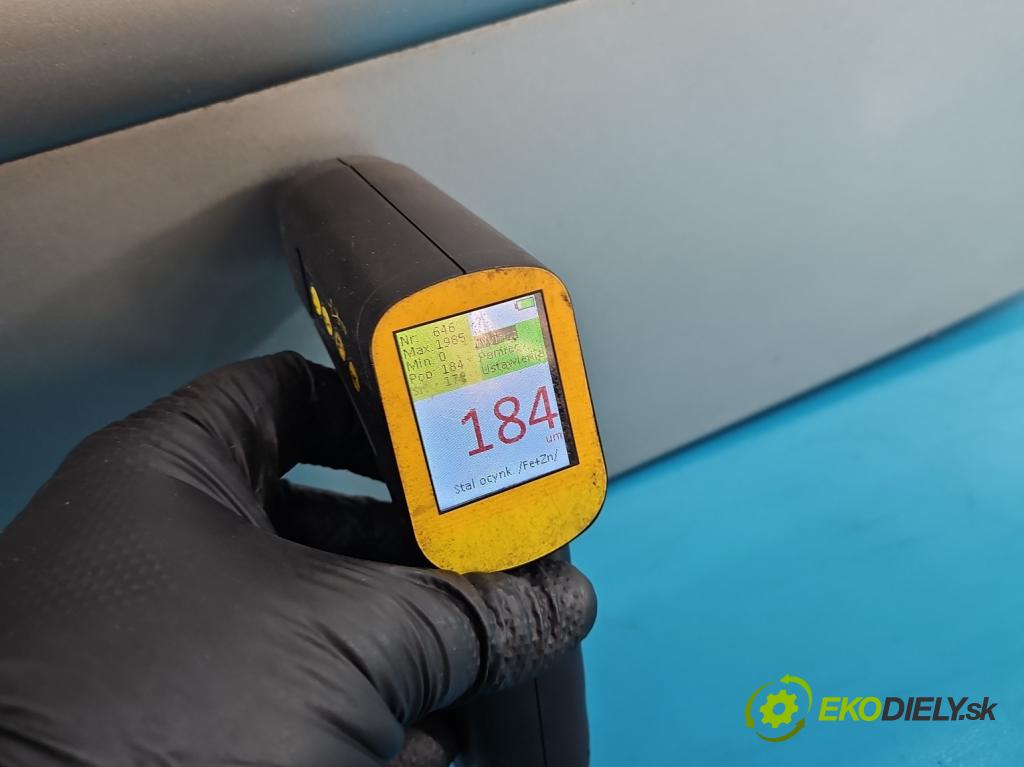 Peugeot 206 1.1 8V 60 HP manual 44.1 kW 1124 cm3 3- dvere predné pravé  (Kľučka dverí ostatné)