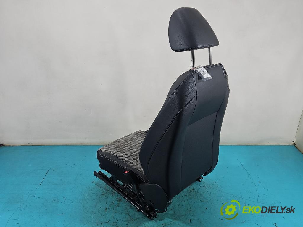 Vw Scirocco II 2008-2017 1.4 TSI 160 HP manual 118 kW 1390 cm3 3- Sedačka pravý  (Sedadlo)