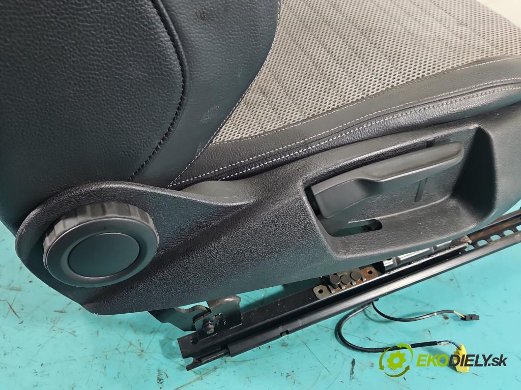 Vw Scirocco II 2008-2017 1.4 TSI 160 HP manual 118 kW 1390 cm3 3- Sedačka pravý  (Sedadlo)