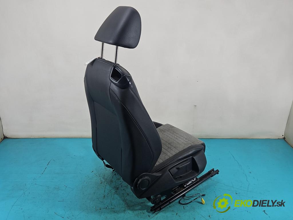 Vw Scirocco II 2008-2017 1.4 TSI 160 HP manual 118 kW 1390 cm3 3- Sedačka pravý  (Sedadlo)