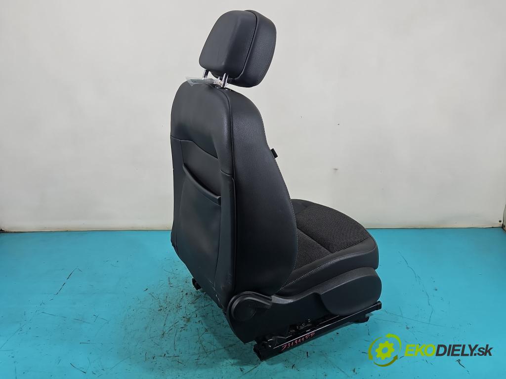 Opel Astra IV 2009-2015 1.7 cdti 125 HP manual 92 kW 1686 cm3 5- Sedačka pravý  (Sedadlo)