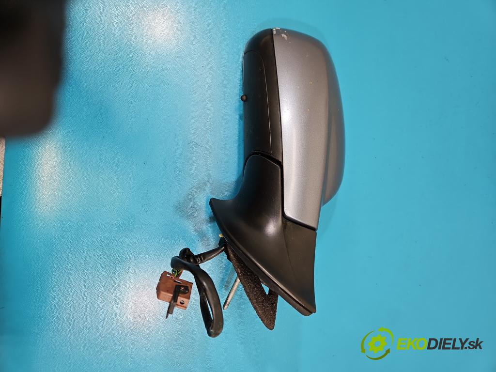 Peugeot 407 1.6 hdi 109 HP manual 80 kW 1560 cm3 4- zrkadlo pravé  (Kľučka dverí ostatné)