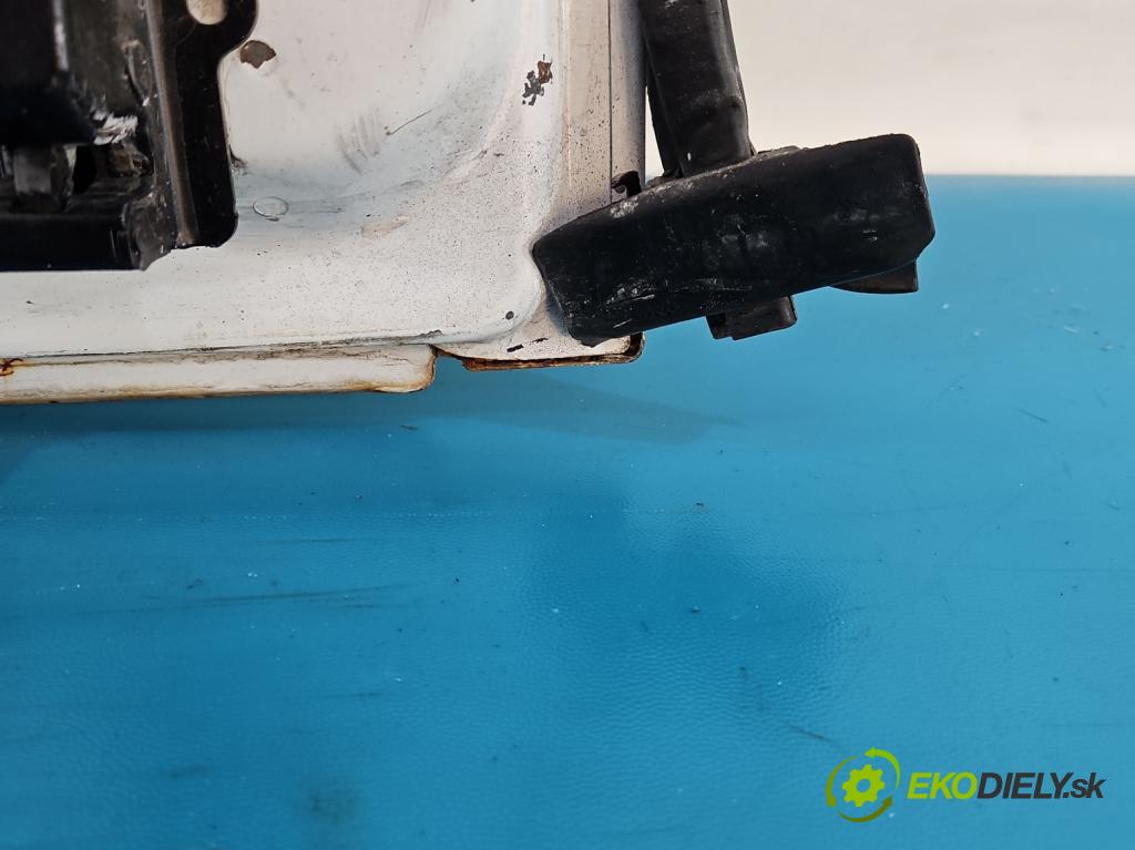 Citroen Berlingo II 2008-2018 1.6 hdi 90 hp manual 66 kW 1560 cm3 5- dveře zadní pravé  (Klika dveří ostatní)