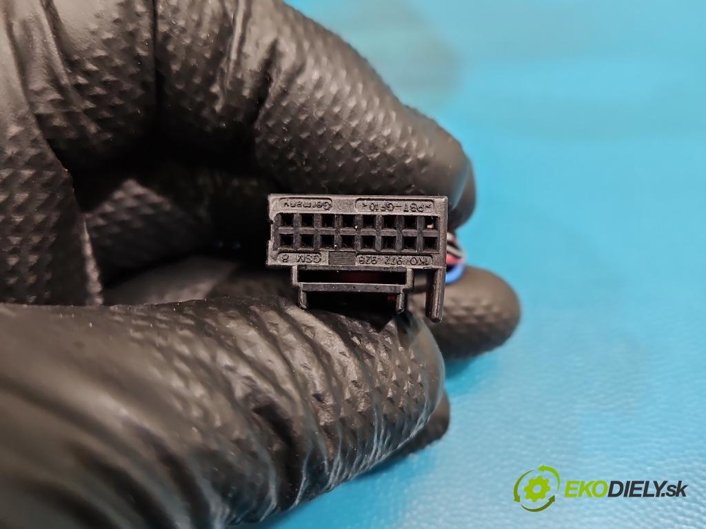 Audi A4 B9 2015-2024 2.0 TDI 190 HP automatic 140 kW 1968 cm3 5- zrkadlo ľavé  (Kľučka dverí ostatné)