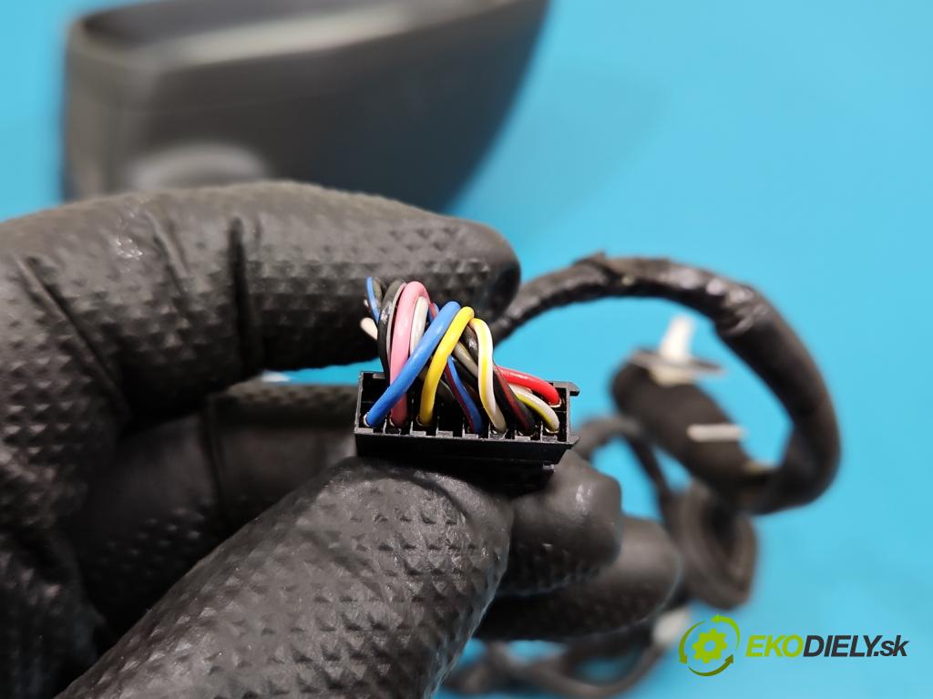 Audi A4 B9 2015-2024 2.0 TDI 190 HP automatic 140 kW 1968 cm3 5- zrkadlo pravé  (Kľučka dverí ostatné)