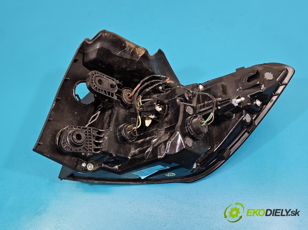 MG MG3  24- 1.5 16V 102 HP automatic 75 kW 1498 cm3 5- svetlo / reflektor zadné ľavé A30018L0100 (Kľučka dverí ostatné)