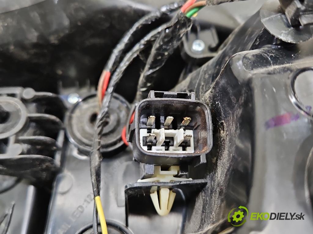 MG MG3  24- 1.5 16V 102 HP automatic 75 kW 1498 cm3 5- svetlo / reflektor zadné ľavé A30018L0100 (Kľučka dverí ostatné)